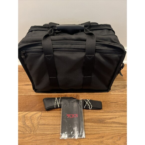 Brand New Tumi Deluxe SafeCase Expandable Computer Brief Case Ballistic Nylon - Picture 2 of 16